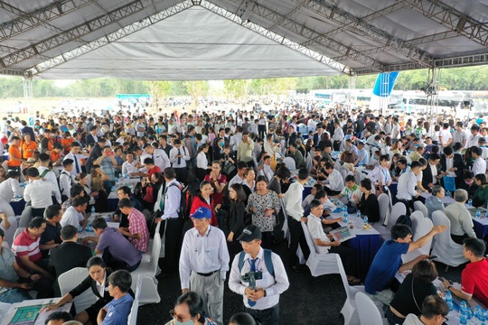 Bất động sản Long Thành bùng nổ với gần 2.000 khách tham quan dự án Gem Sky World - Ảnh 2.