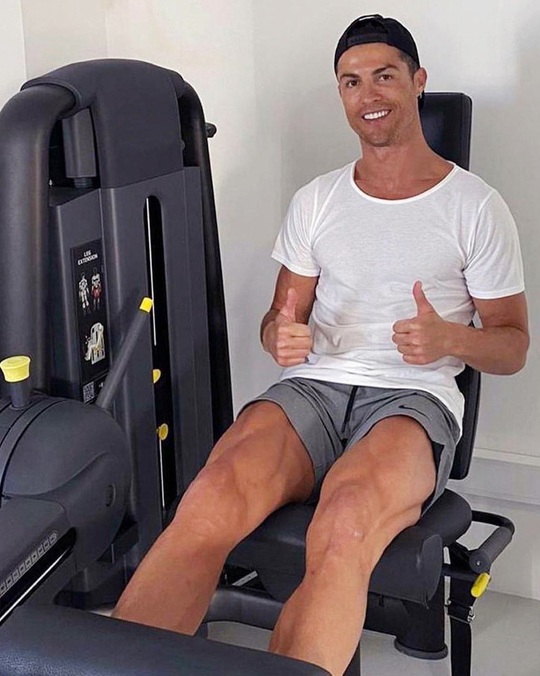 Ronaldo đã làm gì để có thân hình 6 múi ở tuổi 35? - Ảnh 6.