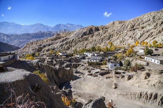 Vương quốc ẩn khuất trên dãy Himalaya, nơi phụ nữ lấy nhiều chồng - Ảnh 1.