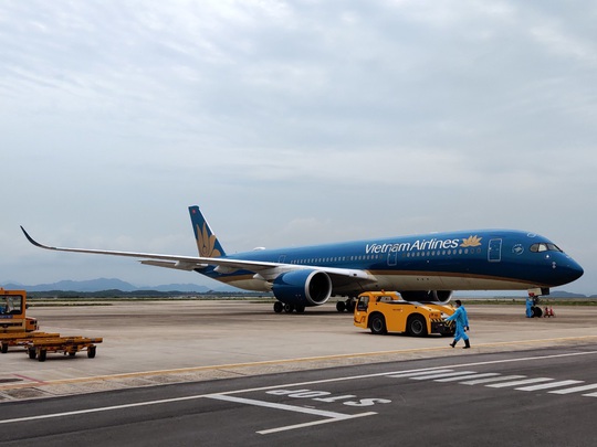 Sân bay Vân Đồn đón chuyến bay đầu tiên chở 150 chuyên gia từ Nhật Bản - Ảnh 8.