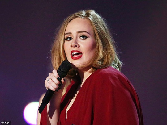 “Họa mi” Adele xác nhận hoãn album vì Covid-19 - Ảnh 2.