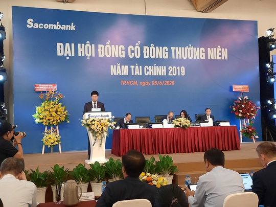 Cổ đông Sacombank lại truy vấn lãnh đạo về việc chia cổ tức - Ảnh 1.