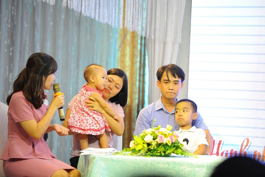 Cặp song sinh chào đời khoẻ mạnh từ bố mẹ mang gene bệnh Thalassemia - Ảnh 2.