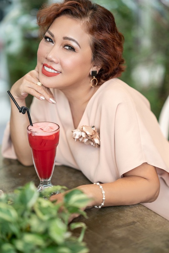 Siu Black làm rẫy, nuôi heo, tái hợp chồng cũ và trở lại mạnh mẽ - Ảnh 2.