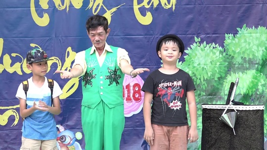 Mai Vàng nhân ái đến thăm nghệ sĩ Mai Trần và ảo thuật gia Trần Bình - Ảnh 4.