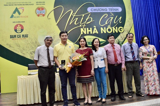 Chuỗi chương trình “Nhịp cầu nhà nông” kết thúc tốt đẹp - Ảnh 1.