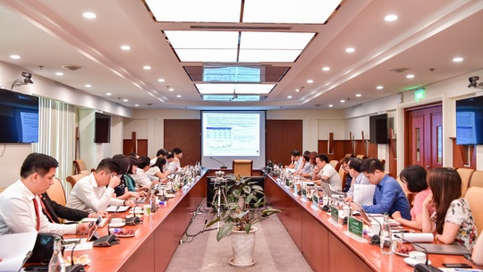 Vietcombank tổ chức buổi tọa đàm khoa học với chủ đề “Kinh tế thế giới và Việt Nam quý 2/2020” - Ảnh 1.