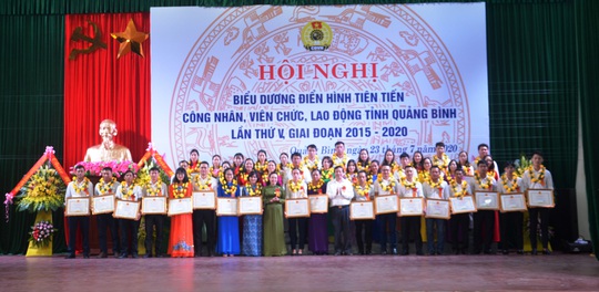 Quảng Bình: Tuyên dương 190 tập thể và cá nhân điển hình tiên tiến trong lao động, sản xuất giỏi - Ảnh 3.