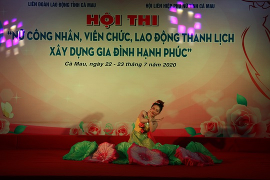 Phạm Ngọc Cầm đăng quang nữ công nhân, viên chức thanh lịch  - Ảnh 8.