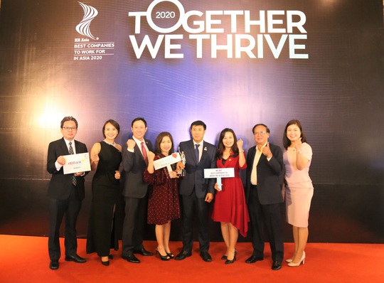 HDBank tiếp tục là nơi làm việc tốt nhất châu Á, định hướng phát triển Happy Digital Bank - Ảnh 2. HDBank tiếp tục là nơi làm việc tốt nhất châu Á, định hướng phát triển Happy Digital Bank - Ảnh 2.