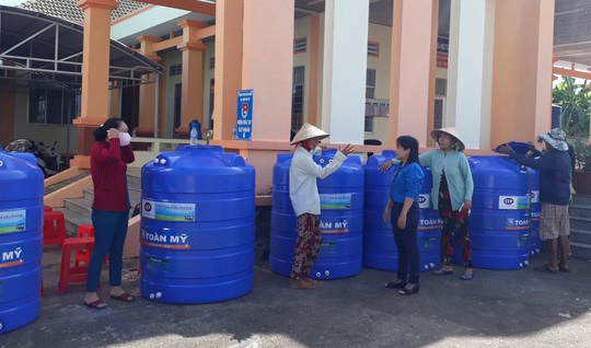 Tổ chức tài chính vi mô CEP đồng hành khách hàng có hoàn cảnh khó khăn vượt qua hạn mặn. - Ảnh 3. Tổ chức tài chính vi mô CEP đồng hành khách hàng có hoàn cảnh khó khăn vượt qua hạn mặn. - Ảnh 3.