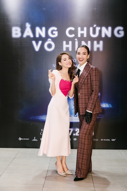 Sao Việt hội tụ thảm đỏ ra mắt phim Bằng chứng vô hình - Ảnh 18.