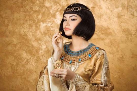 Nước hoa của Nữ hoàng Cleopatra - Ảnh 1.