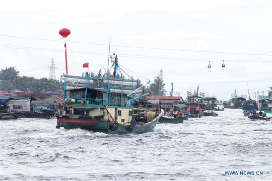 16.700 tàu cá Trung Quốc được cởi trói, sắp tràn xuống biển Đông - Ảnh 1.
