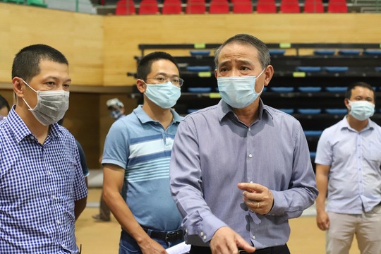 Bí thư Đà Nẵng kiểm tra việc xây dựng Bệnh viện dã chiến Cung Thể thao Tiên Sơn Đà Nẵng - Ảnh 11.