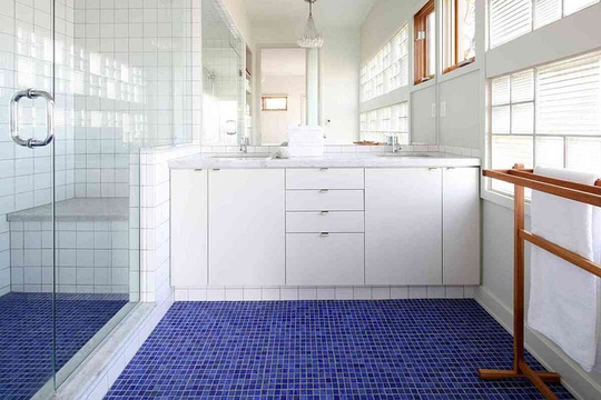 10 mẫu phòng tắm thẩm mỹ với tông màu xanh - Ảnh 9.