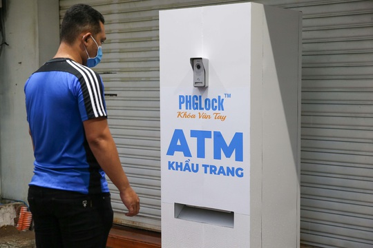 Cha đẻ “ATM gạo” chế tạo “ATM khẩu trang” phát miễn phí  - Ảnh 4.