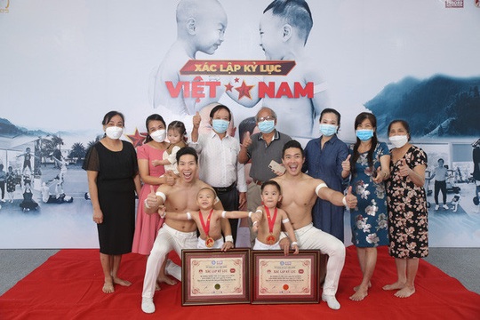 Hai đứa bé 3 tuổi lập kỷ lục Guinness Việt Nam - Ảnh 4.
