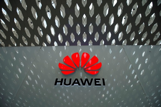 Dính đòn độc của Mỹ, Huawei chồng chất khó khăn - Ảnh 1.