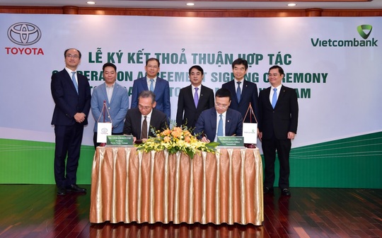 Vietcombank và Toyota Motor Việt Nam hợp tác tài trợ đại lý - Ảnh 1.