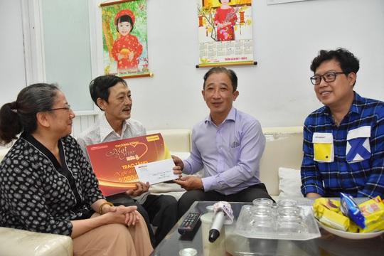 Mai Vàng nhân ái đến thăm nghệ sĩ Trường Quang và Tuấn Phương - Ảnh 5.