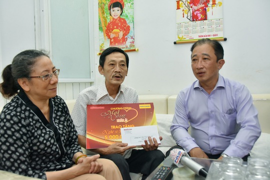 Mai Vàng nhân ái đến thăm nghệ sĩ Trường Quang và Tuấn Phương - Ảnh 10.