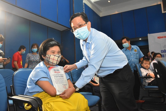 Ấm áp lễ trao học bổng Báo Người Lao Động cho con công nhân - Ảnh 11.