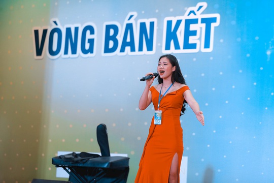 10 thí sinh vào chung kết Giọng hát hay Hà Nội 2020 - Ảnh 2.