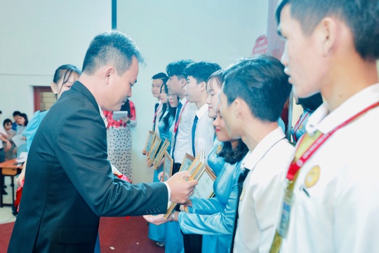 Đầu tư có trách nhiệm – Novaland đồng hành cùng ngành giáo dục tỉnh Bình Thuận - Ảnh 1.