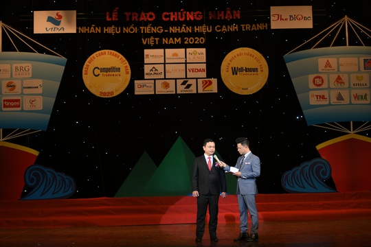 Phương Trang vào Top 20 nhãn hiệu nổi tiếng nhất Việt Nam - Ảnh 1.