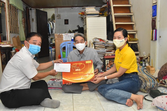 Mai Vàng nhân ái thăm NSND Thái Mạnh Hiển và GS-NGƯT Nguyễn Văn Đời - Ảnh 6.