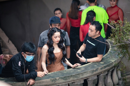 Chi Pu tham gia phim ma thuật, bùa ngải của Victor Vũ - Ảnh 3.