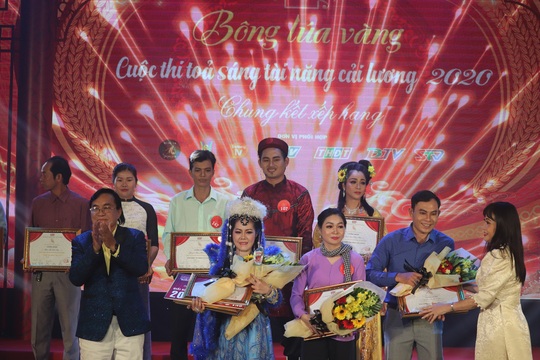Nguyễn Thị Hàn Ni đoạt giải nhất cuộc thi Bông lúa vàng 2020 - Ảnh 2.