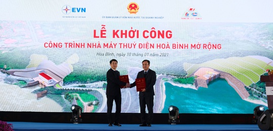 Vietcombank cấp khoản tín dụng 4.000 tỉ đồng tài trợ xây dựng công trình nhà máy thủy điện Hòa Bình mở rộng. - Ảnh 1.