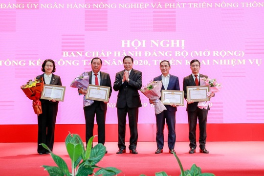 Năm 2020 - Agribank gặt hái nhiều giải thưởng trong nước và quốc tế - Ảnh 6.