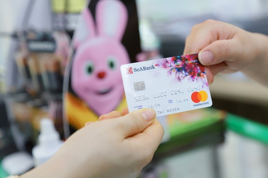 SeABank dẫn đầu về tăng trưởng doanh số giao dịch thẻ năm 2020 - Ảnh 1.