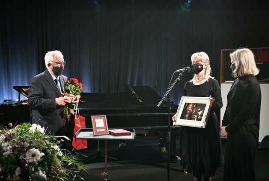 Tổng thống Latvia mừng sinh nhật nhạc sĩ “Triệu đóa hoa hồng” - Ảnh 4.