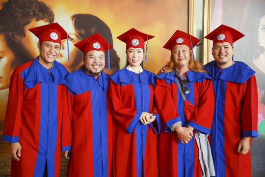 NSƯT Trịnh Kim Chi hạnh phúc khi nhận bằng tốt nghiệp đạo diễn điện ảnh truyền hình - Ảnh 3.