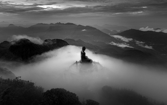 Bức ảnh đại tượng Phật trên đỉnh Fansipan đạt giải thưởng nhiếp ảnh thế giới - Ảnh 1.