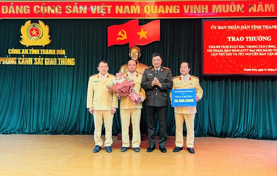 Phòng CSGT Thanh Hóa được thưởng nóng 50 triệu đồng - Ảnh 2.
