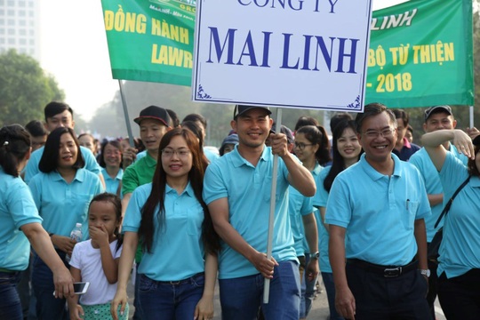 Hành trình 16 năm “Bước chân chia sẻ” - Ảnh 2.