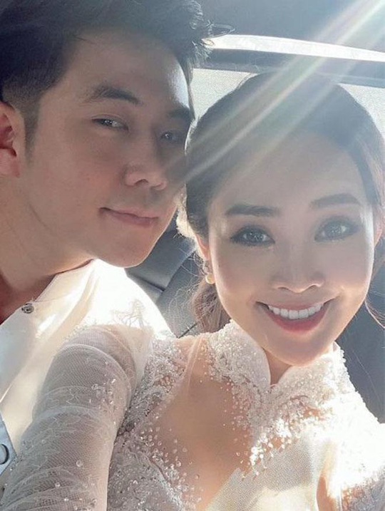 MC nổi tiếng của VTV Thuỳ Linh hạnh phúc rạng ngời bên chồng sắp cưới kém 5 tuổi - Ảnh 2.