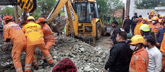Ấn Độ: 23 người thiệt mạng vì sập mái nhà hỏa táng - Ảnh 3.