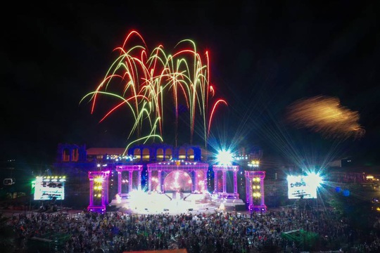 Mãn nhãn với đại tiệc âm thanh, ánh sáng trong New Year Countdown 2021 Nam Phú Quốc - Ảnh 1.