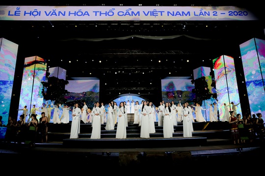 Tổ chức thành công chuỗi sự kiện nổi bật  Lễ hội Văn hóa Thổ cẩm Việt Nam lần 2 năm 2020 - Ảnh 5.
