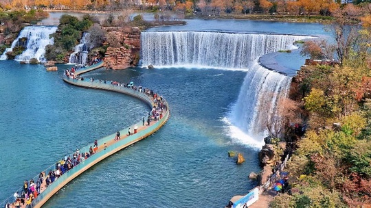 Vẻ đẹp của thác nước nhân tạo lớn nhất châu Á - Ảnh 9.