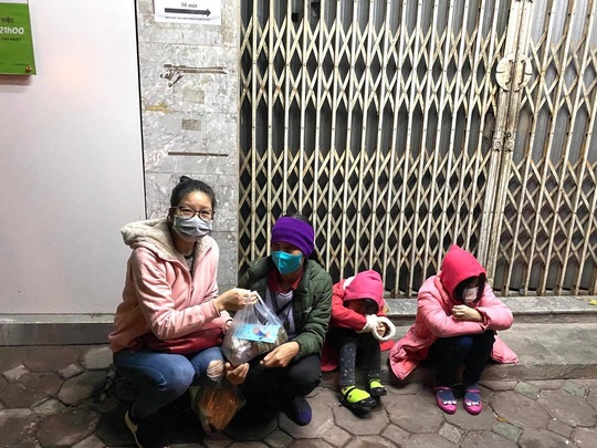 Tết ấm cho người vô gia cư tại Hà Nội - Ảnh 4.