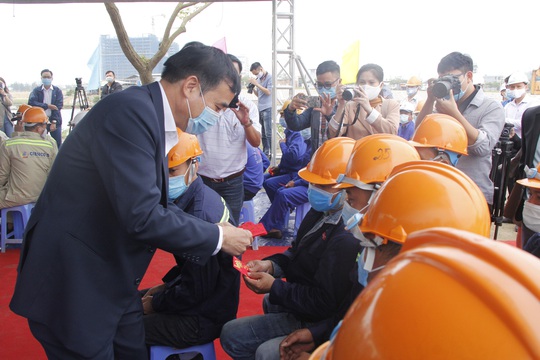 Chủ tịch UBND TP Đà Nẵng thúc tiến độ dự án nạo vét sông Cổ Cò nối Đà Nẵng – Quảng Nam - Ảnh 3.