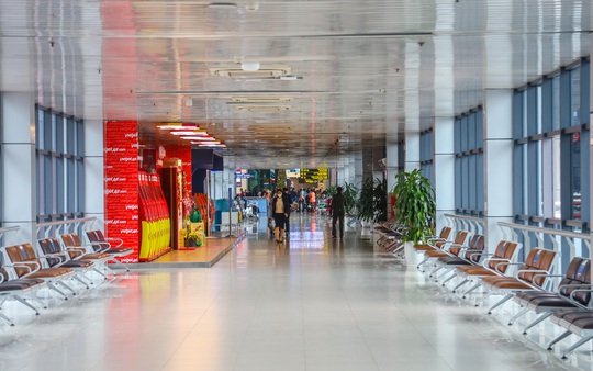 Cao điểm Tết Tân Sửu 2021, sân bay Nội Bài vẫn vắng hoe - Ảnh 4.