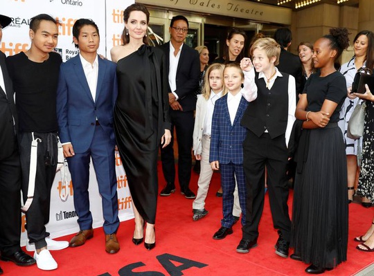 Angelina Jolie nuôi dạy 6 con như thế nào sau ly hôn với Brad Pitt? - Ảnh 3.